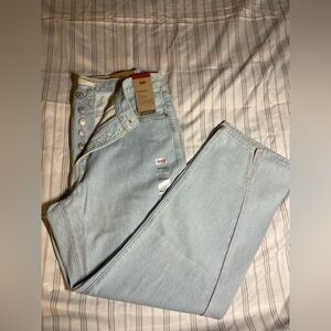 SOLD NWT Levi’s Women’s ‘94 Baggy Jeans- Size 32x31